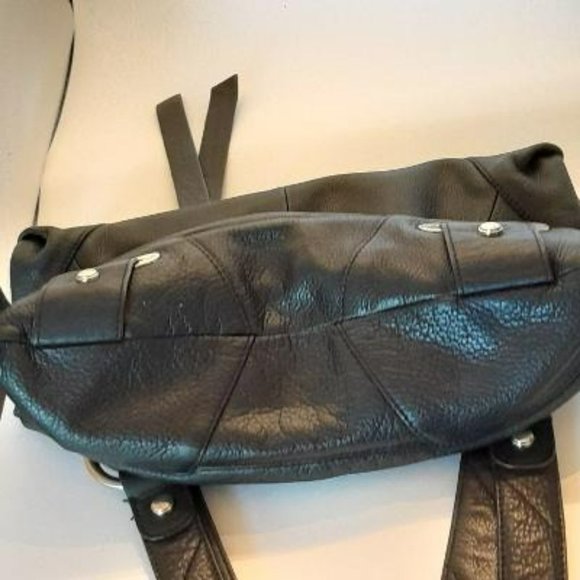 B Makowsky Black Leather Shoulder Bag - Picture 6 of 9